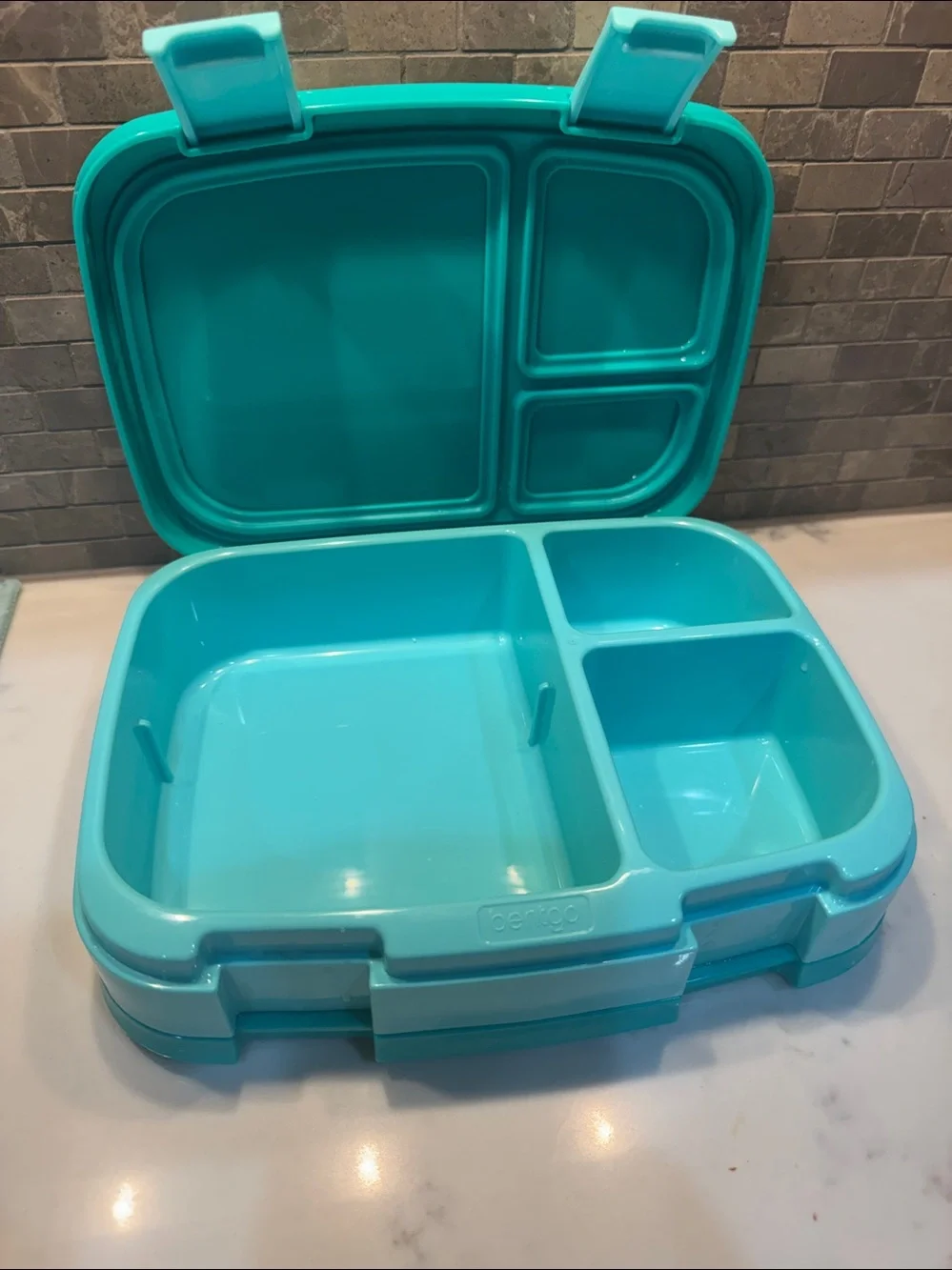 Bentgo teal blue